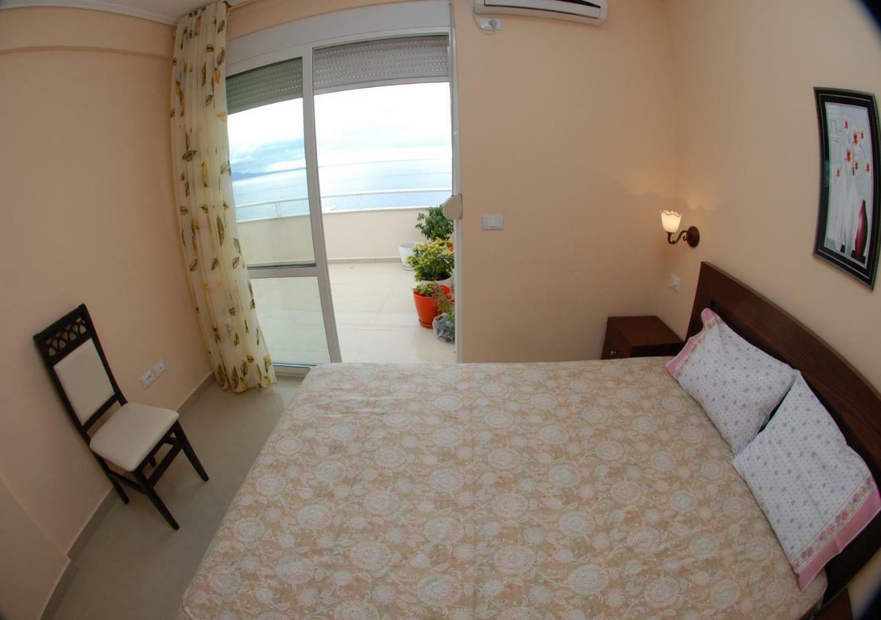 Erti'S Apartments Sarande Bagian luar foto
