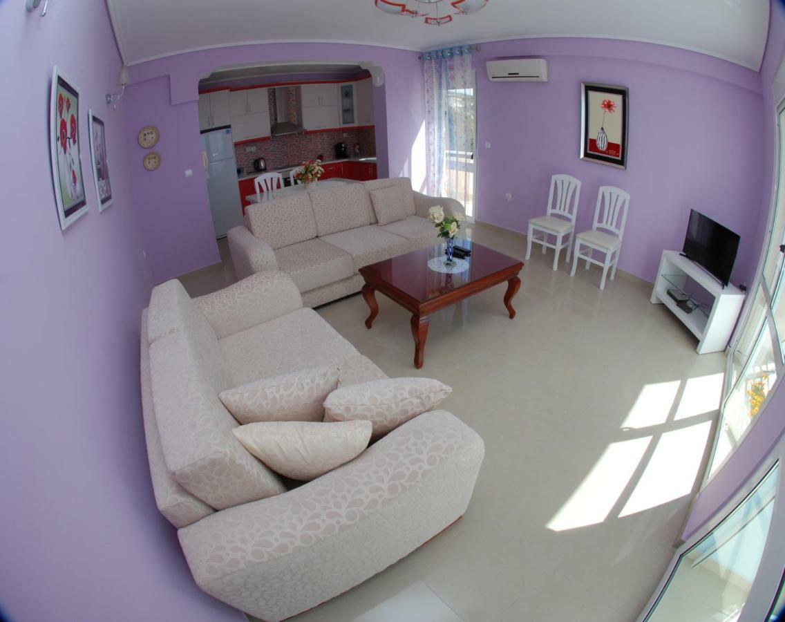 Erti'S Apartments Sarande Bagian luar foto