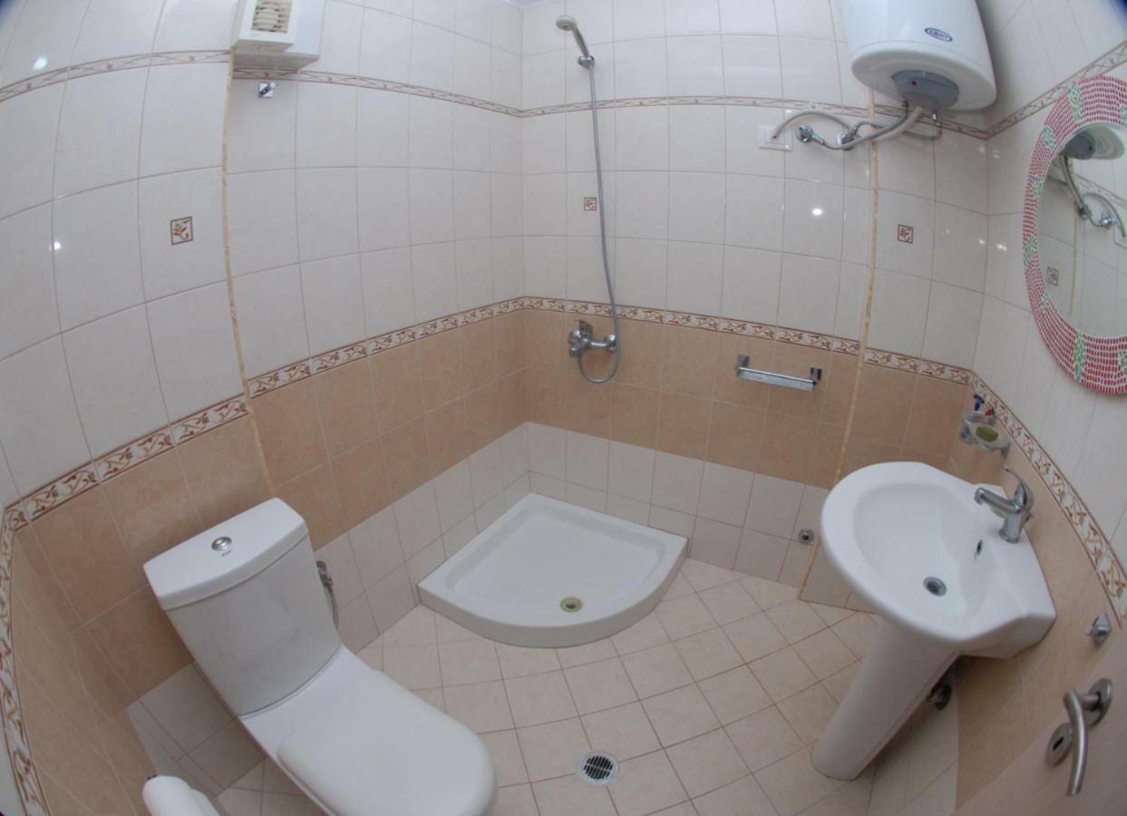 Erti'S Apartments Sarande Bagian luar foto