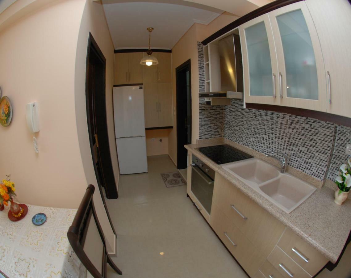 Erti'S Apartments Sarande Bagian luar foto