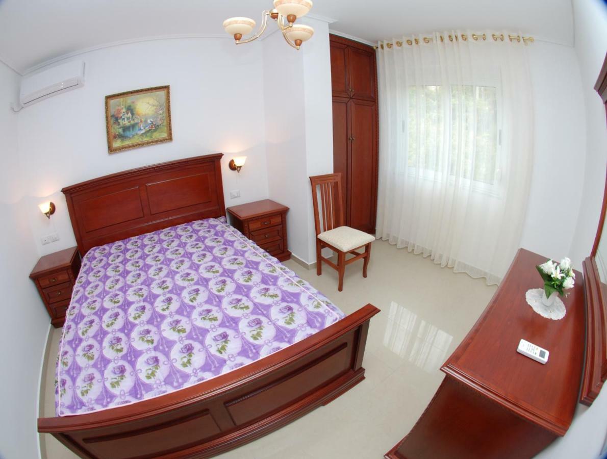 Erti'S Apartments Sarande Bagian luar foto