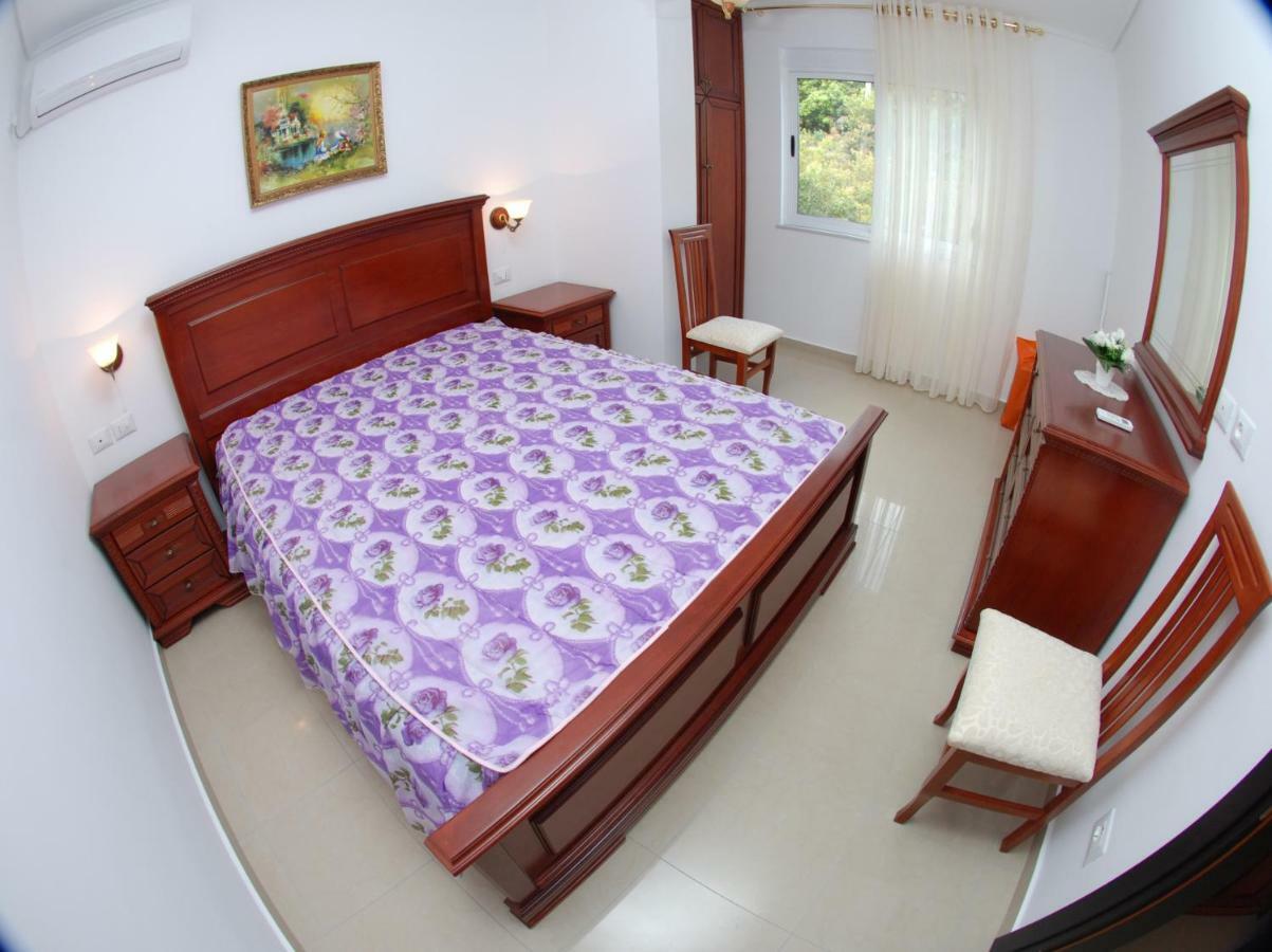 Erti'S Apartments Sarande Bagian luar foto
