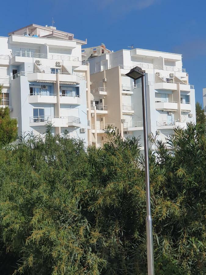 Erti'S Apartments Sarande Bagian luar foto